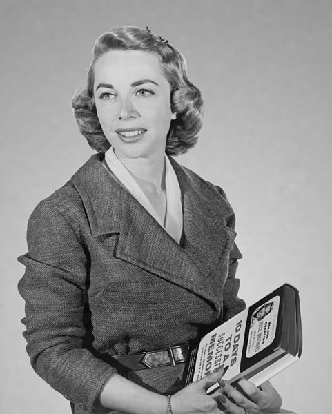 File:Joyce Brothers NYWTS.jpg