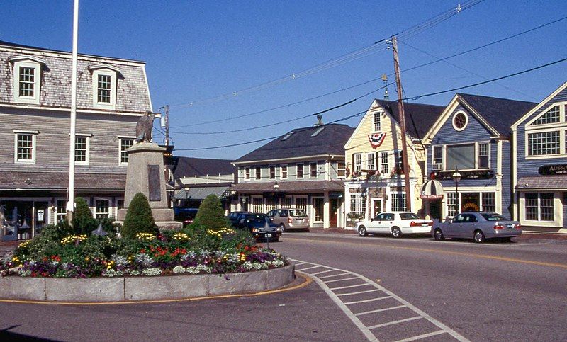 File:Kennebunkport circle.jpg