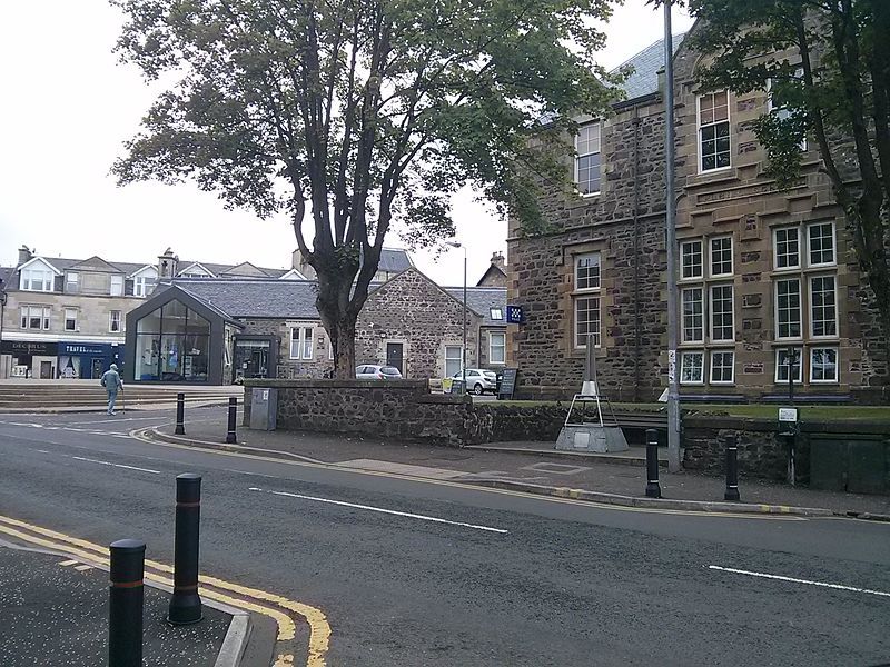 File:Kilmacolm centre.jpg