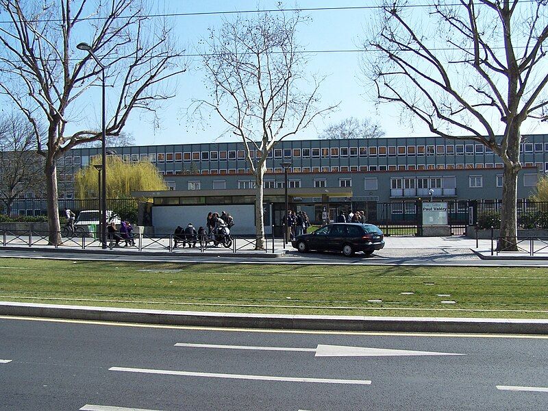 File:Lycée Paul-Valéry 2013.JPG