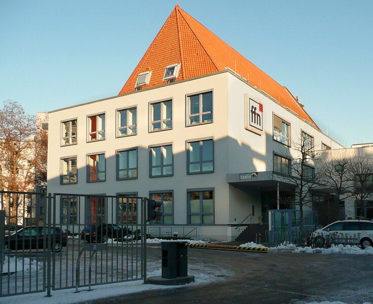 File:Radio ffn Haus.jpg