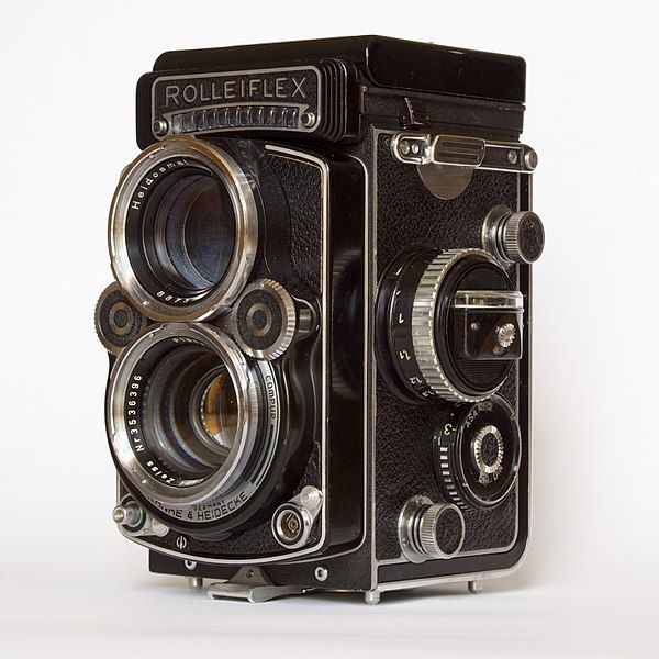 File:Rolleiflex f2-8-F.jpg