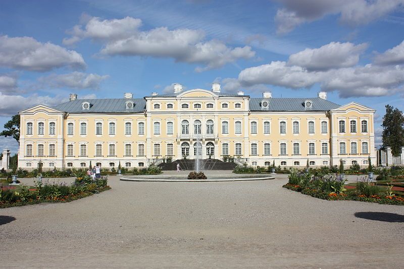 File:Rundale Palace (6483271573).jpg