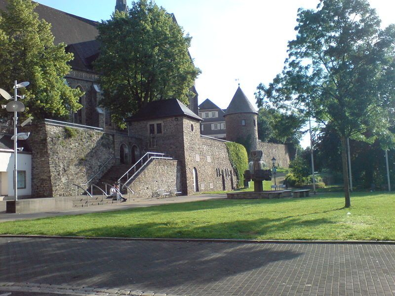 File:Stadtmauer in Olpe.jpg