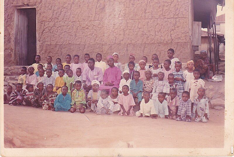 File:AdelabuLocalFreeSchoolOshogbo.jpg