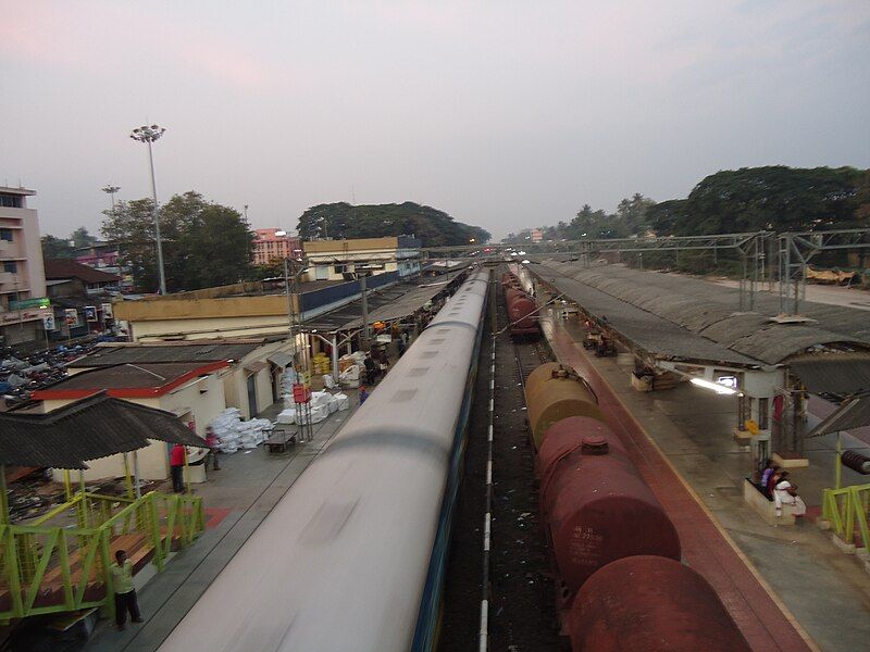 File:Aluva Railway Station.JPG