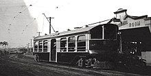 Single section tram with low-floor door in the middle