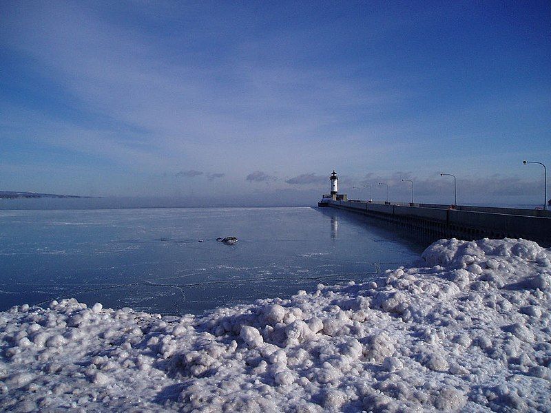 File:CanalParkDuluthLighthouse.jpg