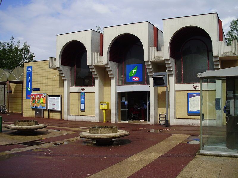 File:Gare d'Ozoir-la-F 01.jpg