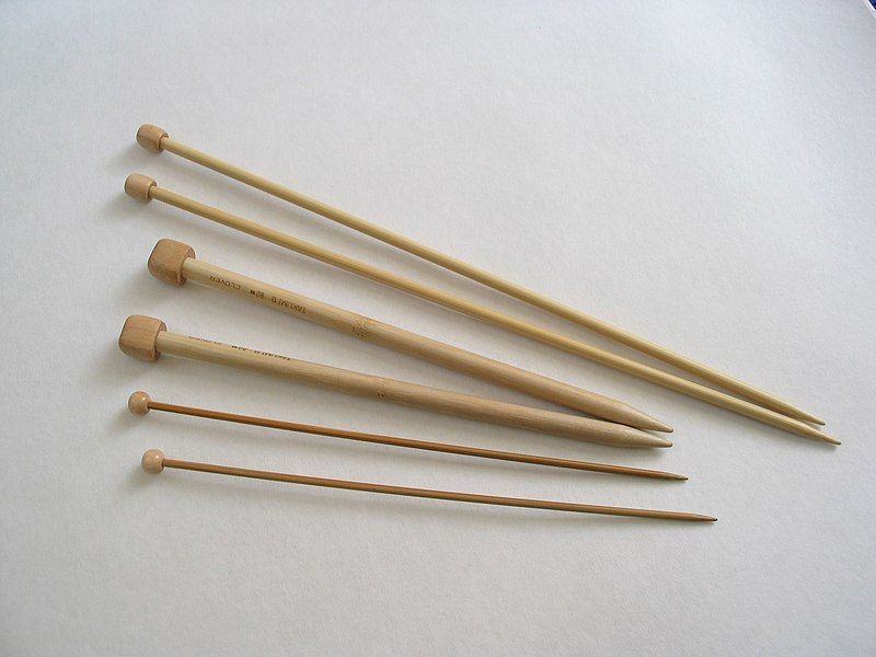 File:Knitting needles 2.jpg