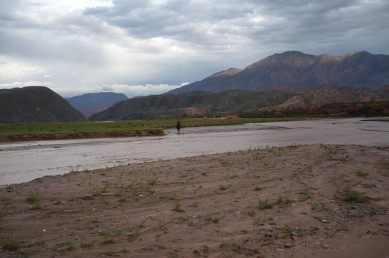 File:Las Juntas-Cafayate.jpg