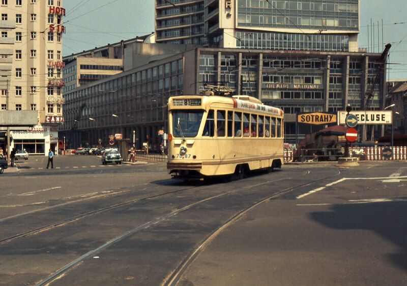 File:MIVB-lijn81-PCC-7087-1970s.jpg