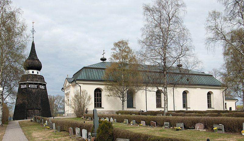 File:Ovanåkers kyrka.jpg