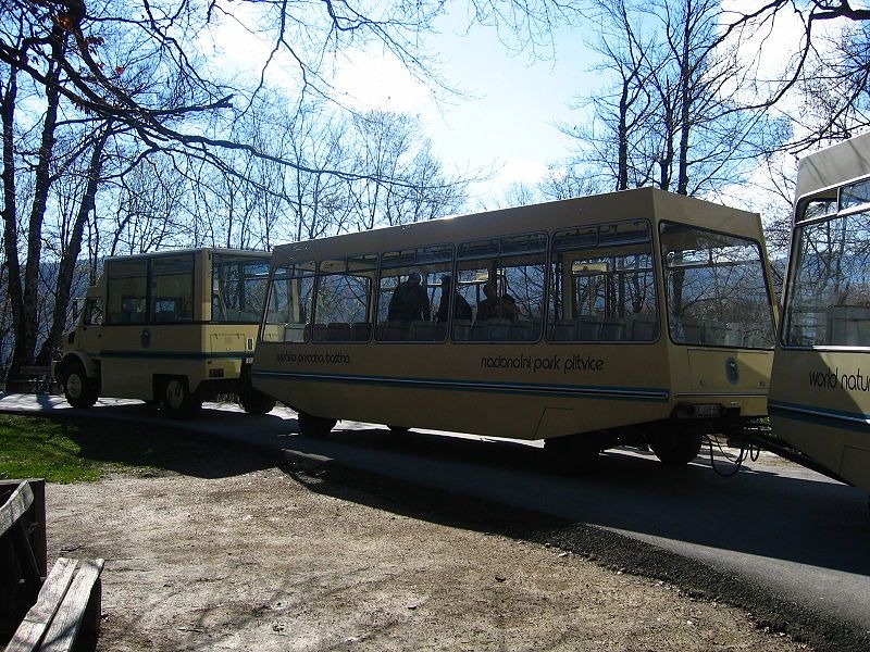 File:Plitvice Lakes, Bus.JPG