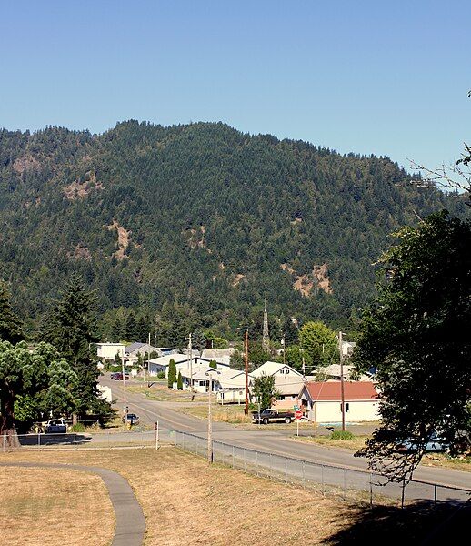 File:Powers Oregon skyline.jpg