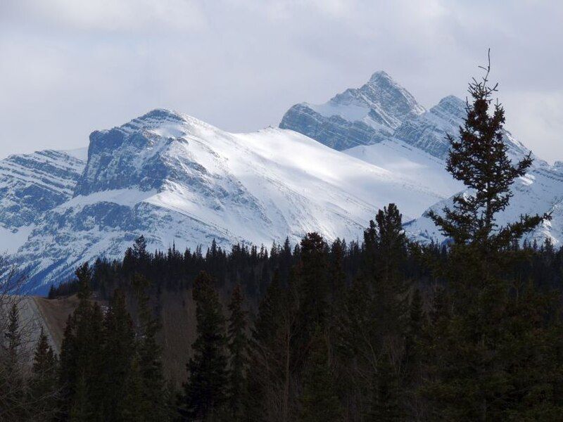 File:Siffleur Mountain.jpg