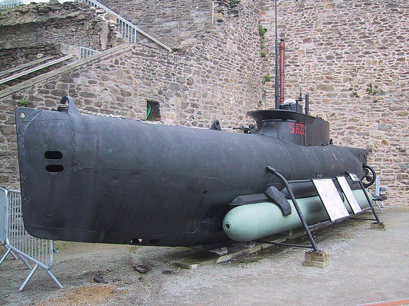 File:Submarine S622.jpg