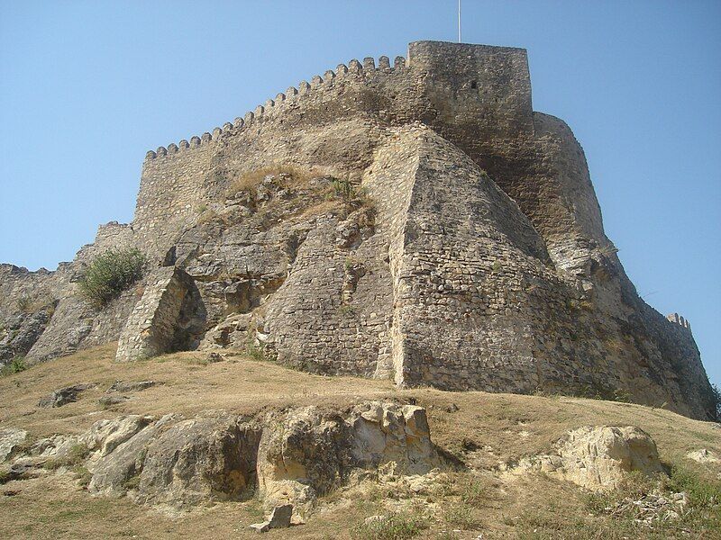 File:Surami Fortress.JPG