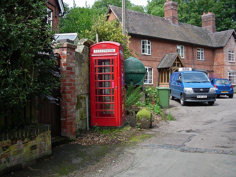 File:Telephone Kiosk, Tixall.jpg