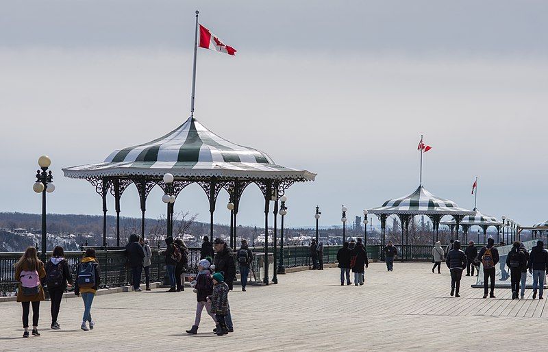 File:Terrasse Dufferin 2.jpg