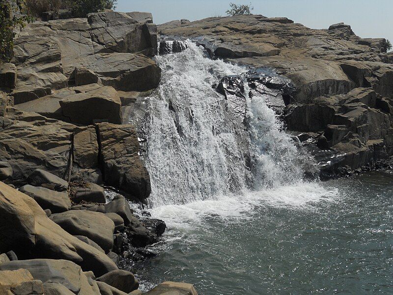 File:Usri falls,giridih,jharkhand.jpg