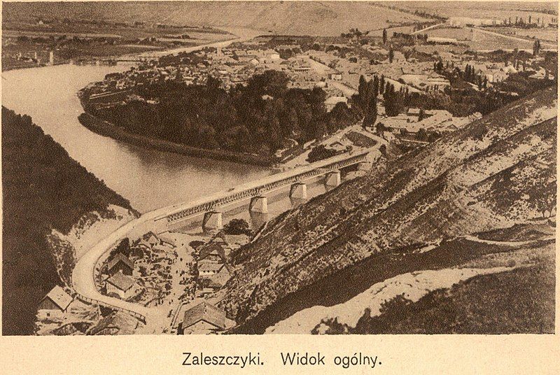 File:Zaleszczyki. Widok ogólny.jpg