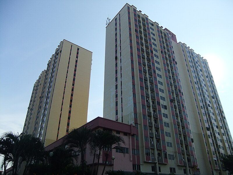 File:Apartemen Kelapa Gading.JPG