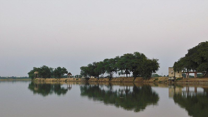 File:Bramha Pond (Chhatri).jpg