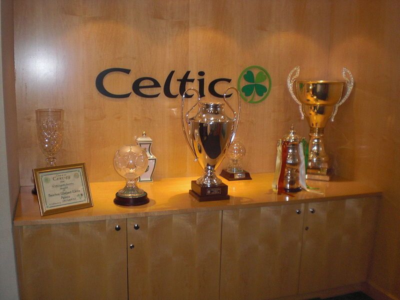 File:Celtic - trophys.JPG