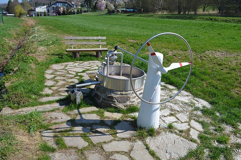 File:Cratzenbach, Modell Pumpspeicherkraftwerk.jpg