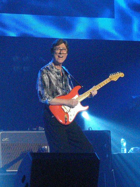 File:Hank Marvin01.jpg