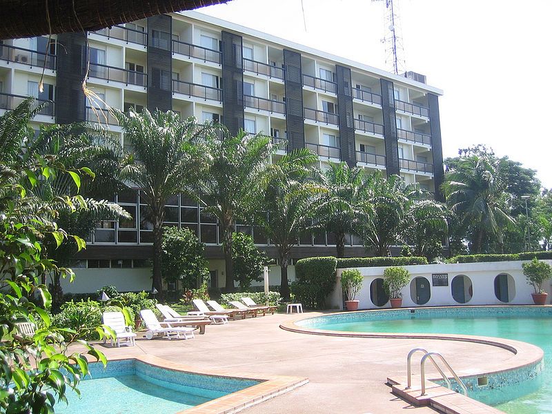 File:Hotel Camayenne Conakry.jpg