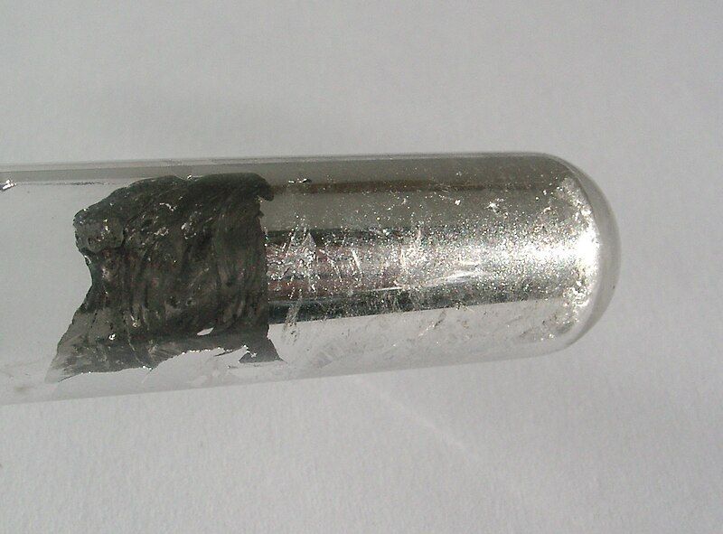 File:Indium wetting glass.jpg