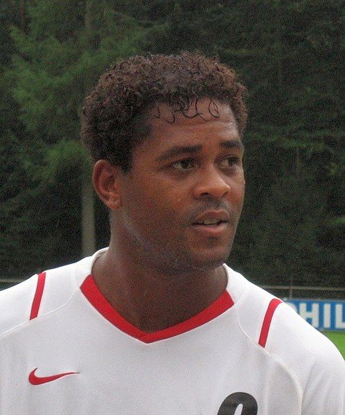 File:Kluivert7Sep2006 (cropped).jpg