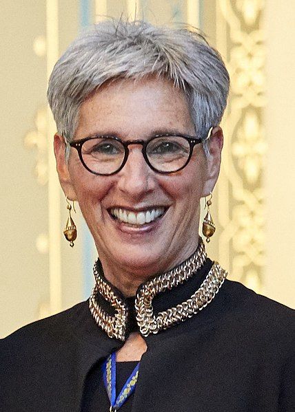 File:Linda Dessau.jpg