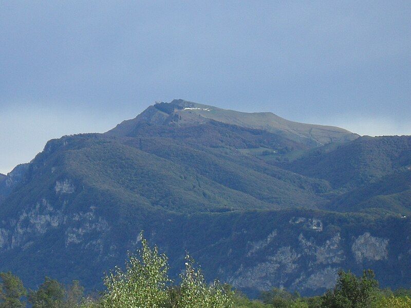 File:MontegenerosodaBizzarone.JPG