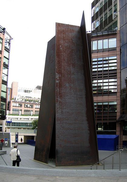 File:RichardSerra Fulcrum.jpg