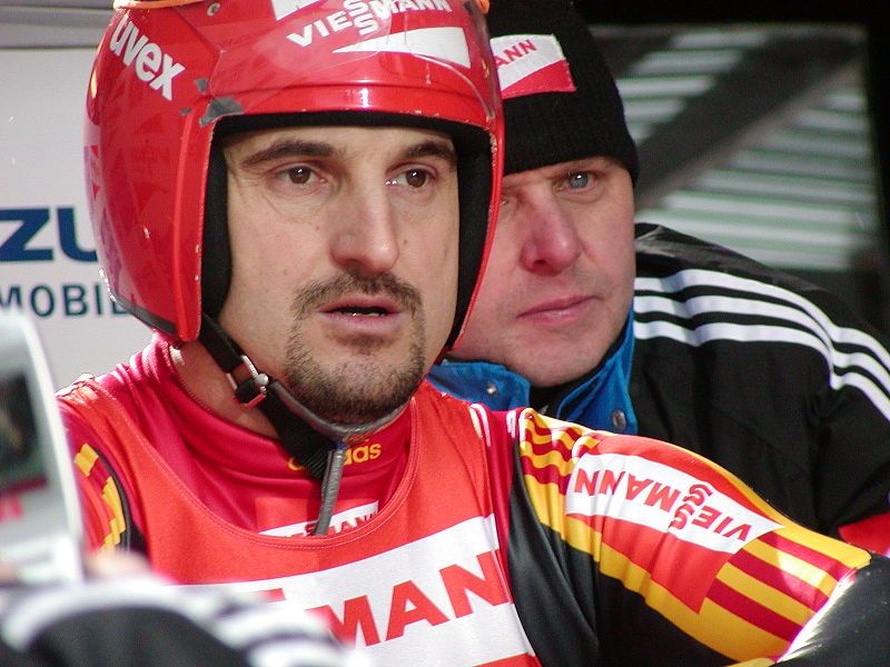 File:Rodel-Weltcup-2005-Oberhof-Hackl.jpg