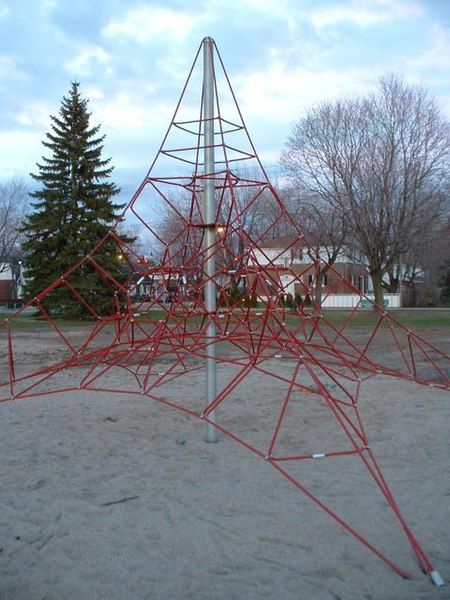 File:Rope-climber.jpg