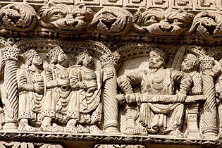 A relief from St Trophime, Arles, showing King Herod and the Three Kings, follows the conventions in that the seated Herod is much larger than the standing figures.