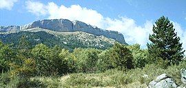 A view of the south side of the Corniche de Céûse, seen from Sigoyer