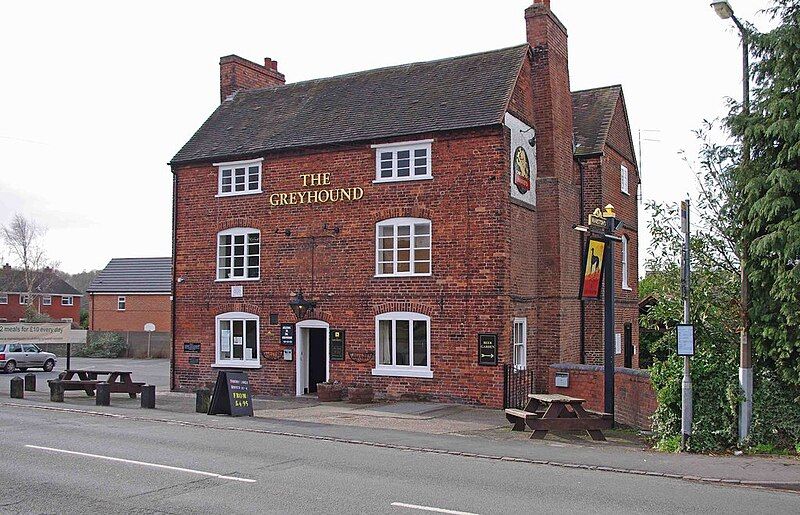 File:The Greyhound, Swindon.jpg