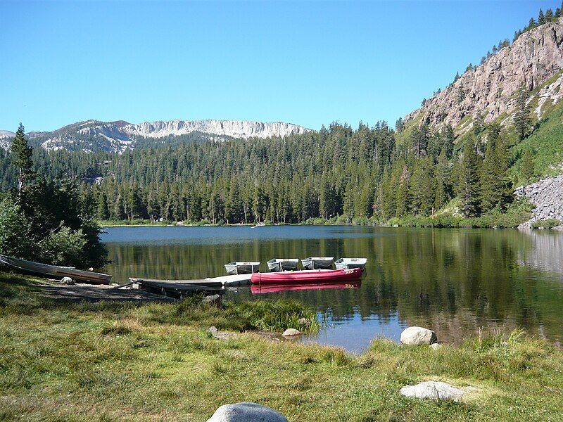 File:Twin Lakes.jpg