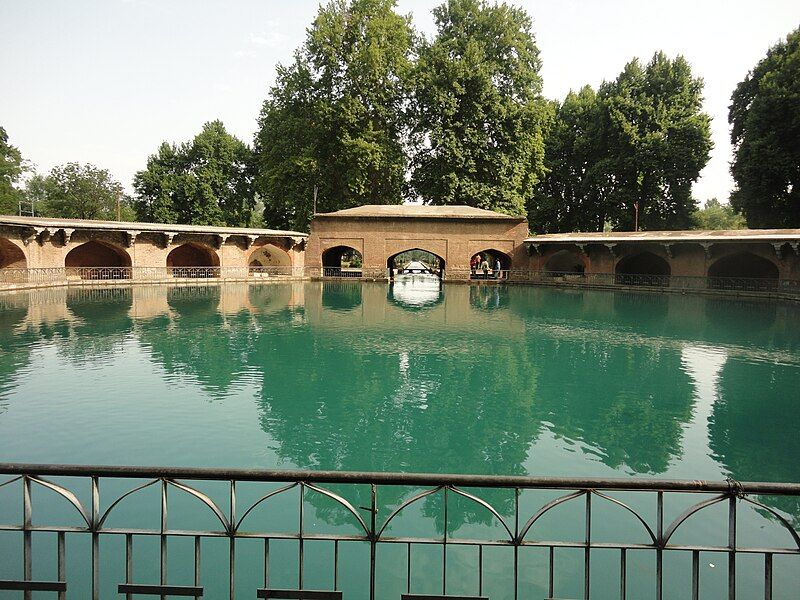 File:Verinag Water Spring.jpg