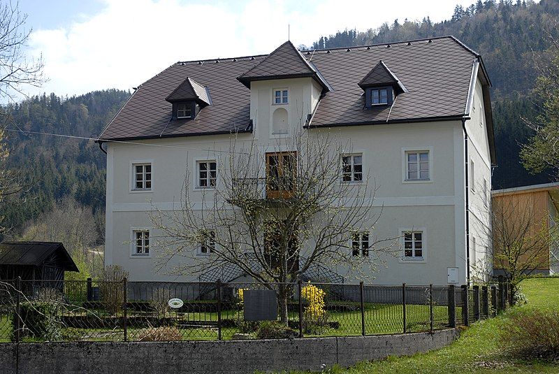 File:Alter Pfarrhof Hollenstein.JPG