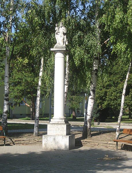 File:Angern-Mariensäule-01.jpg