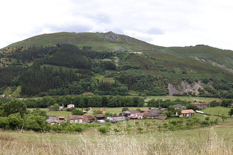 File:Arganza (Tineo, Asturias).jpg