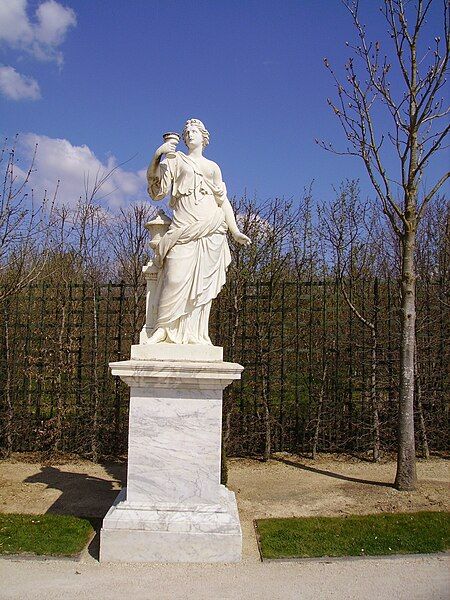 File:Artémis-Versailles.jpg