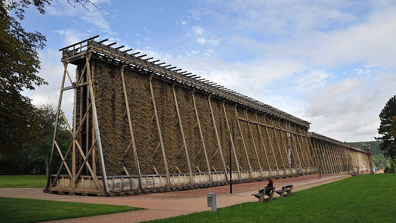 File:Bad-Kösen-Gradierwerk.JPG