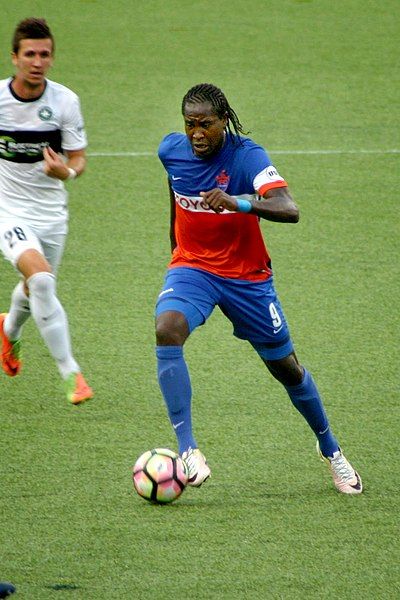 File:Djiby-fall fc-cincinnati-vs-st-louis-fc 06-24-2017.jpg